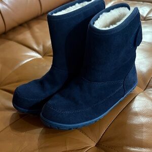 L.L. Bean Kids Navy Blue Wicked Cozy Boots